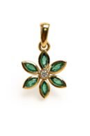 18K Gold Flower Pendant with Emerald & Diamond