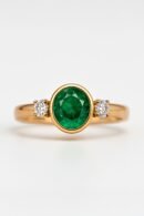 Emerald Ring in 18K Gold with Diamonds