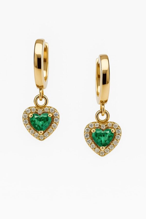 Heart Emerald Set in 18K Gold and Diamonds